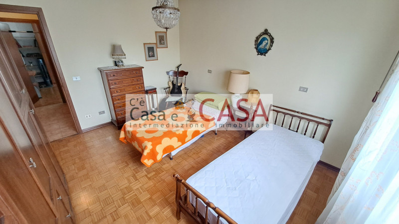 MEJANIGA Zona altamente servita, l’agenzia C’è Casa e CASA vi invita a prendere visione di un app...