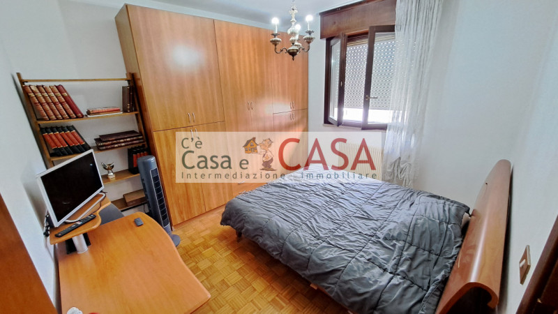 MEJANIGA Zona altamente servita, l’agenzia C’è Casa e CASA vi invita a prendere visione di un app...