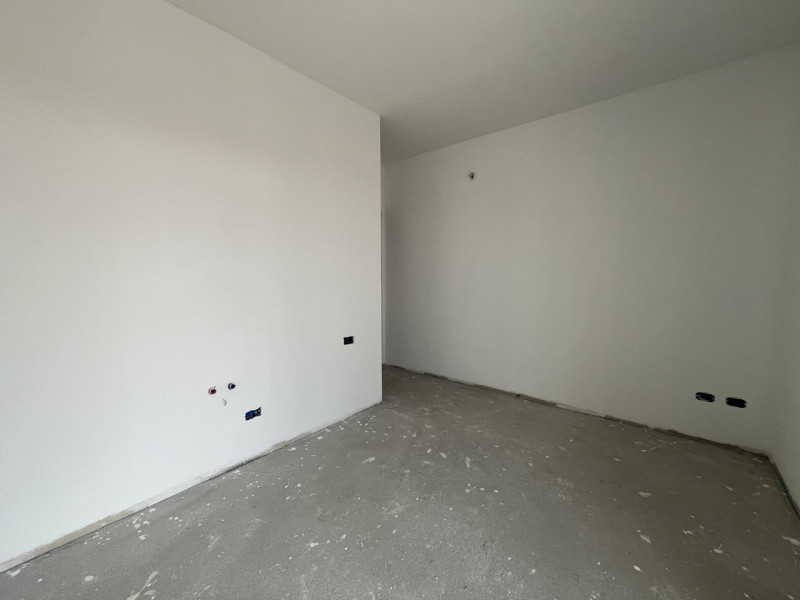 Spazi grandi per vivere meglio: appartamento con giardino privato di 180 mq e garage collegato al...