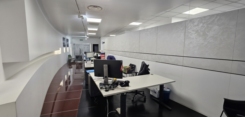 VICENZA OVEST - Zona Centro Orafo: In posizione strategica a 2 minuti dall'uscita autostradale e ...