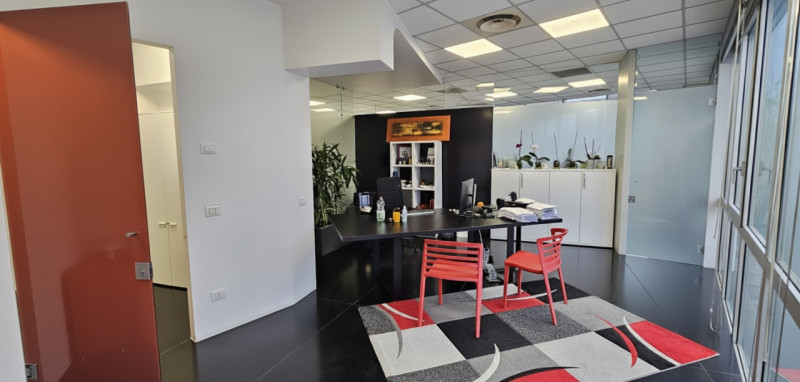 VICENZA OVEST - Zona Centro Orafo: In posizione strategica a 2 minuti dall'uscita autostradale e ...