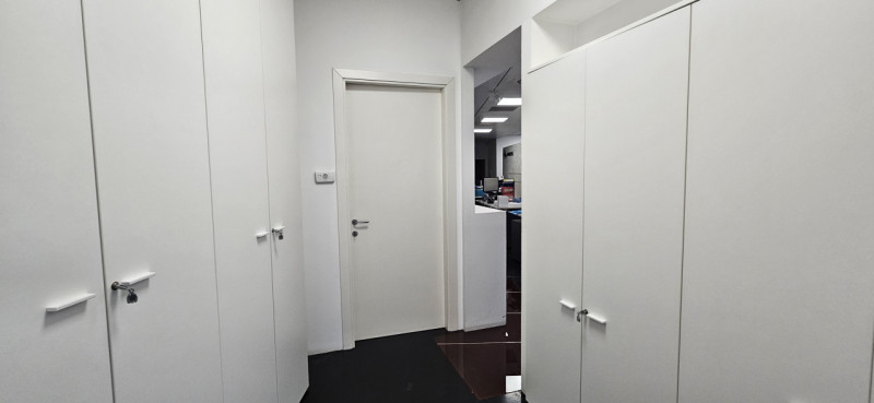 VICENZA OVEST - Zona Centro Orafo: In posizione strategica a 2 minuti dall'uscita autostradale e ...