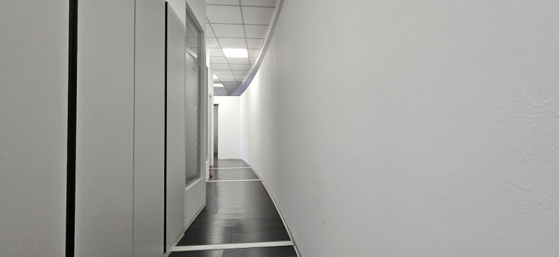 VICENZA OVEST - Zona Centro Orafo: In posizione strategica a 2 minuti dall'uscita autostradale e ...