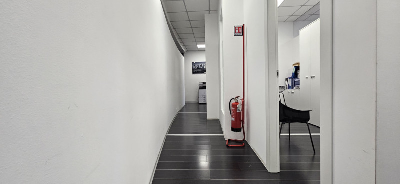 VICENZA OVEST - Zona Centro Orafo: In posizione strategica a 2 minuti dall'uscita autostradale e ...