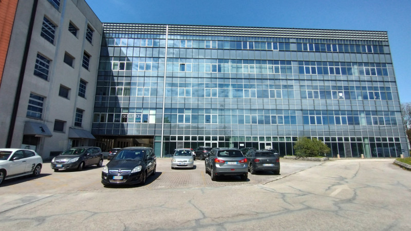 VICENZA OVEST - Zona Centro Orafo: In posizione strategica a 2 minuti dall'uscita autostradale e ...