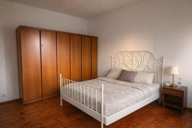 Si propone Casa singola Immersa nel Verde  con un parco di oltre 2000 mq di giardino.

Questa abi...