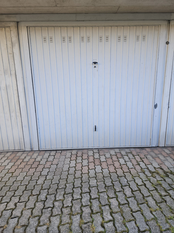 Situato nel cuore di Este, questo affascinante appartamento al primo piano è un'opportunità imper...