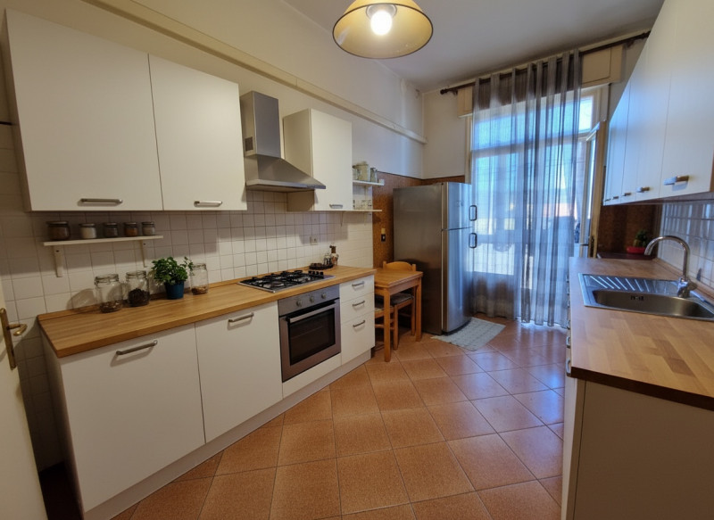 Abano Terme, zona centralissima a pochi passi dal centro. Appartamento al terzo ed ultimo piano (...