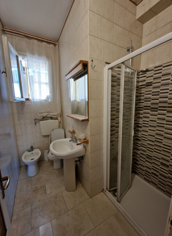 Abano Terme, zona centralissima a pochi passi dal centro. Appartamento al terzo ed ultimo piano (...