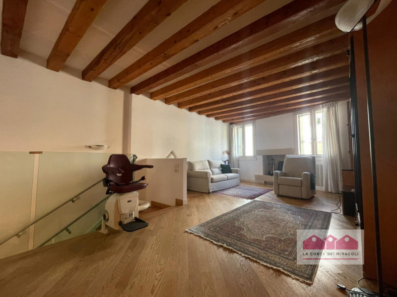 CONTRATTO 3+2 CON TRASFERIMENTO DI RESIDENZA - CENTRO STORICO: A POCHI PASSI DALLA PIAZZA PRINCIP...