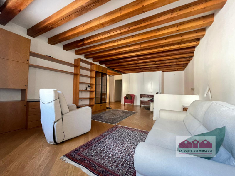 CONTRATTO 3+2 CON TRASFERIMENTO DI RESIDENZA - CENTRO STORICO: A POCHI PASSI DALLA PIAZZA PRINCIP...