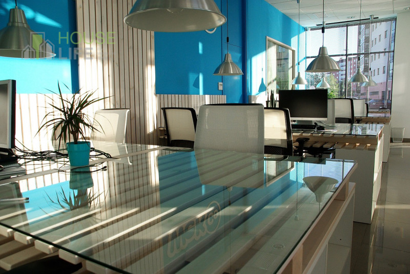 SCHIO-zona industriale: UFFICI direzionali già arredati di varie metrature situati in una palazzi...