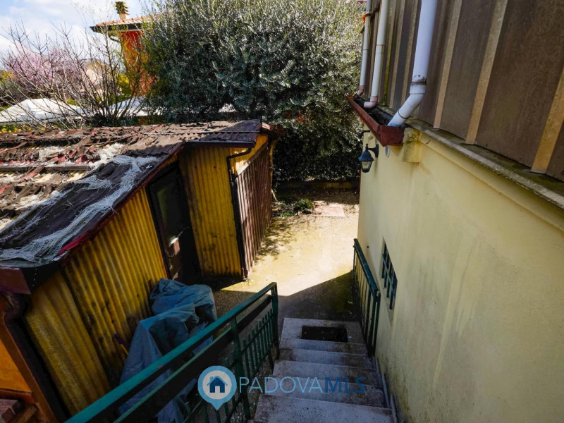 Immobile in esclusiva al Gruppo Padova MLS
In una delle zone residenziali più tranquille e richie...