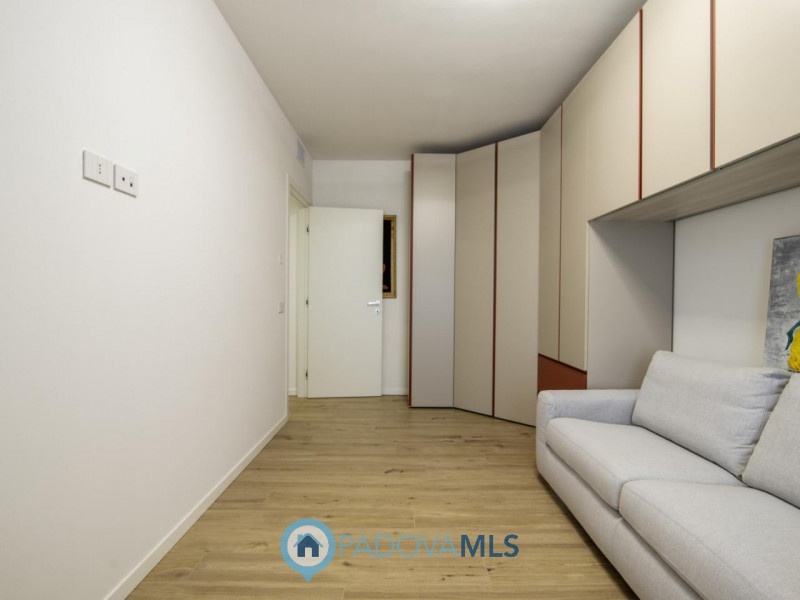 Gruppo Padova MLS
MESTRINO: In quartiere residenziale nel cuore di Mestrino proponiamo un'attico ...