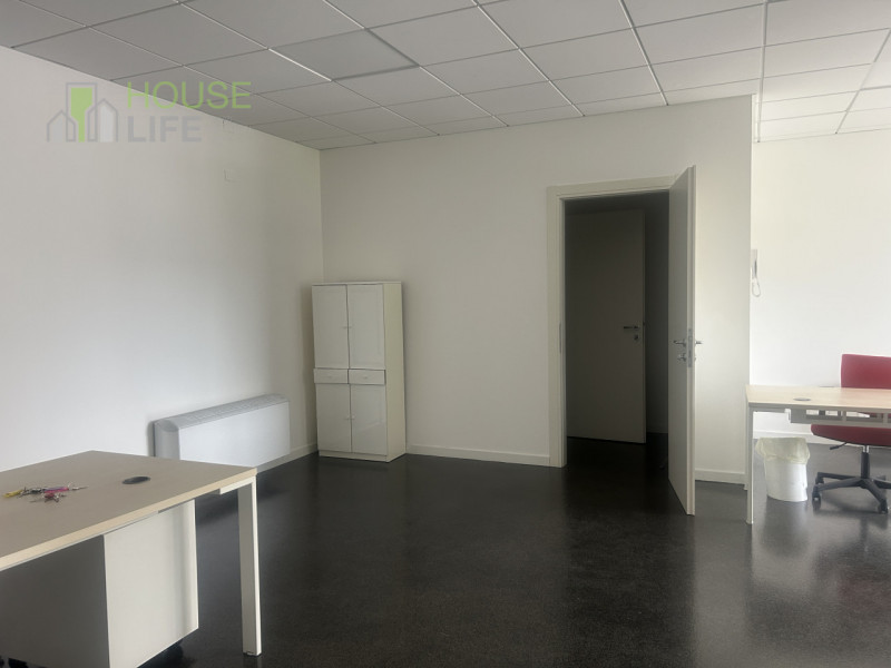 SCHIO: Luminoso UFFICIO di circa 84 mq in complesso direzionale, ubicato al piano primo e servito...