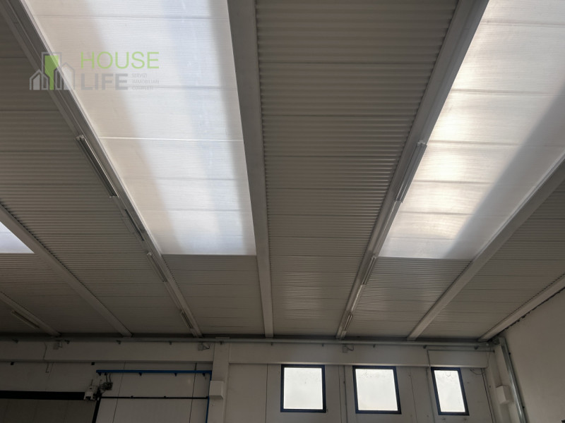 CARRE' - Z.I: CAPANNONE ARTIGIANALE - INDUSTRIALE di circa mq 800 circa H 6.00 mt sotto trave, co...