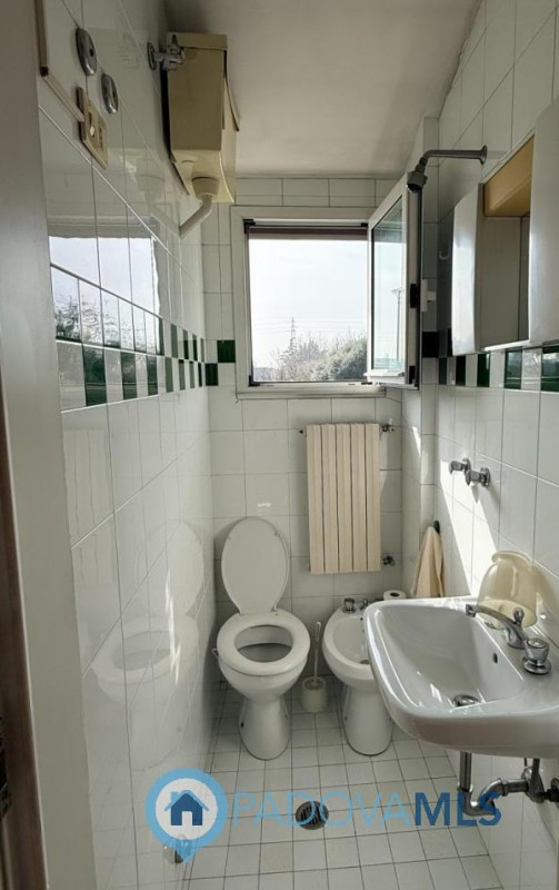 Immobile in esclusiva al Gruppo Padova MLS
Nel cuore del quartiere residenziale di Camin, a pochi...