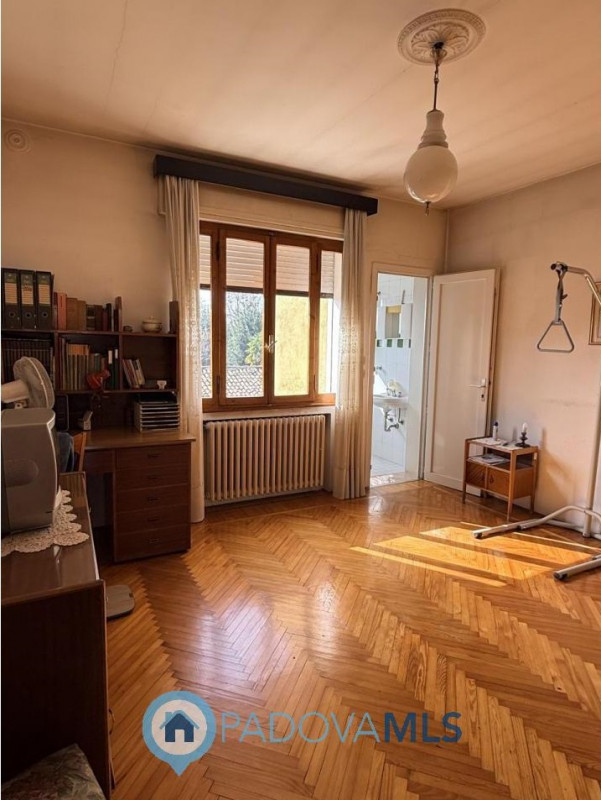 Immobile in esclusiva al Gruppo Padova MLS
Nel cuore del quartiere residenziale di Camin, a pochi...