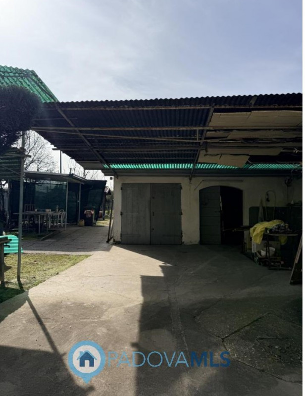 Immobile in esclusiva al Gruppo Padova MLS
Nel cuore del quartiere residenziale di Camin, a pochi...