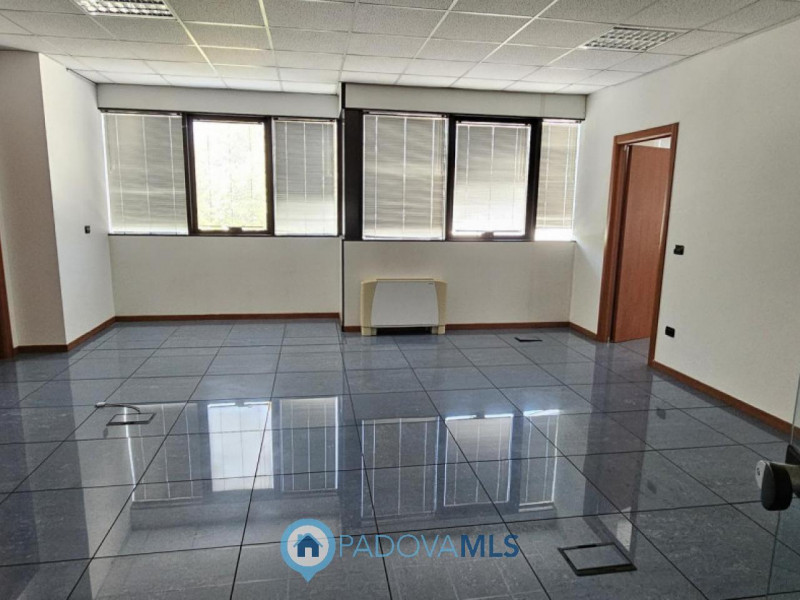 Immobile in esclusiva al Gruppo Padova MLS

PADOVA Zona Industriale Est. Proponiamo in affitto un...