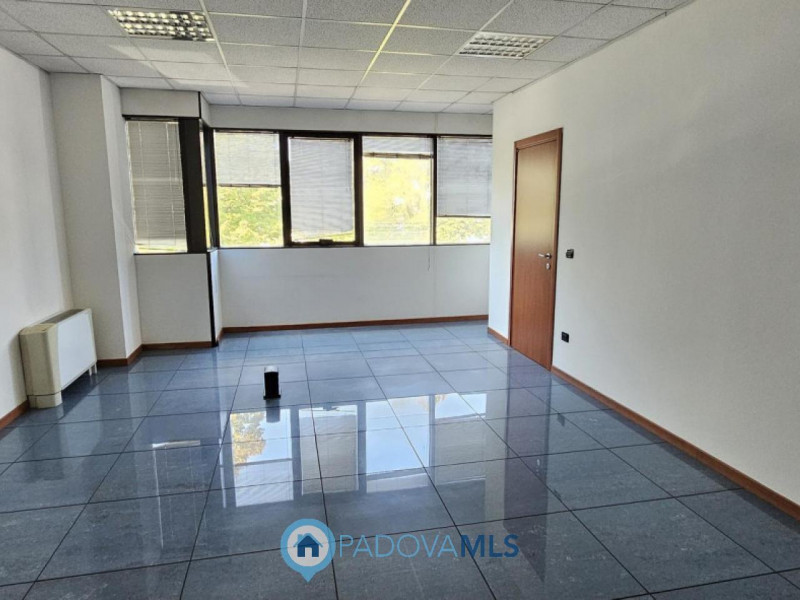 Immobile in esclusiva al Gruppo Padova MLS

PADOVA Zona Industriale Est. Proponiamo in affitto un...