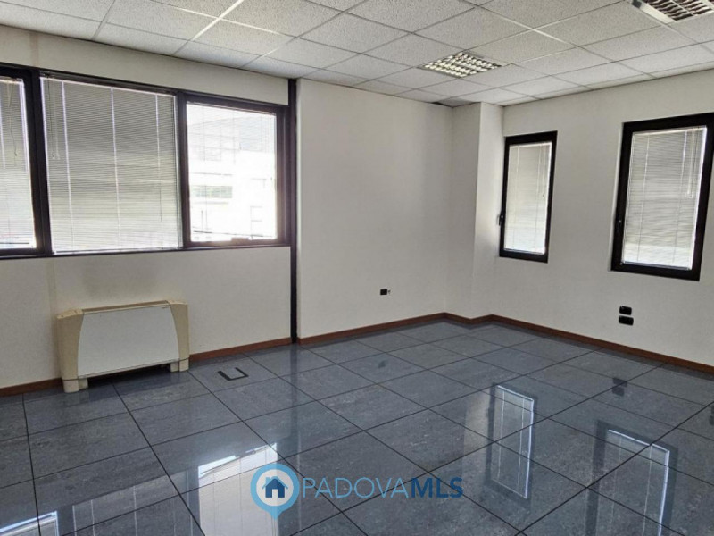 Immobile in esclusiva al Gruppo Padova MLS

PADOVA Zona Industriale Est. Proponiamo in affitto un...