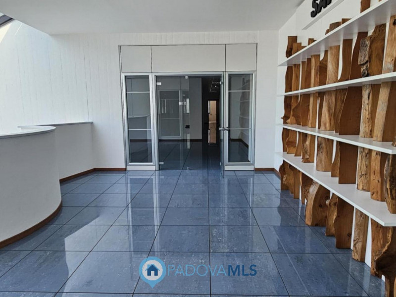 Immobile in esclusiva al Gruppo Padova MLS

PADOVA Zona Industriale Est. Proponiamo in affitto un...