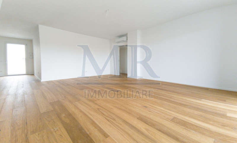 PADOVA - ZONA M. PELLEGRINA 
AMPIO SOGGIORNO - TERRAZZA ABITABILE - NUOVO CLASSE A4  

Nel cuore ...