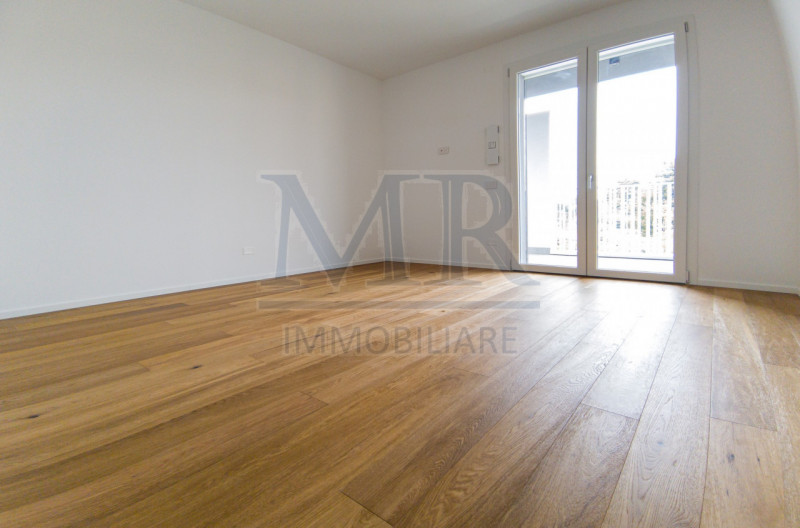 PADOVA - ZONA M. PELLEGRINA 
AMPIO SOGGIORNO - TERRAZZA ABITABILE - NUOVO CLASSE A4  

Nel cuore ...