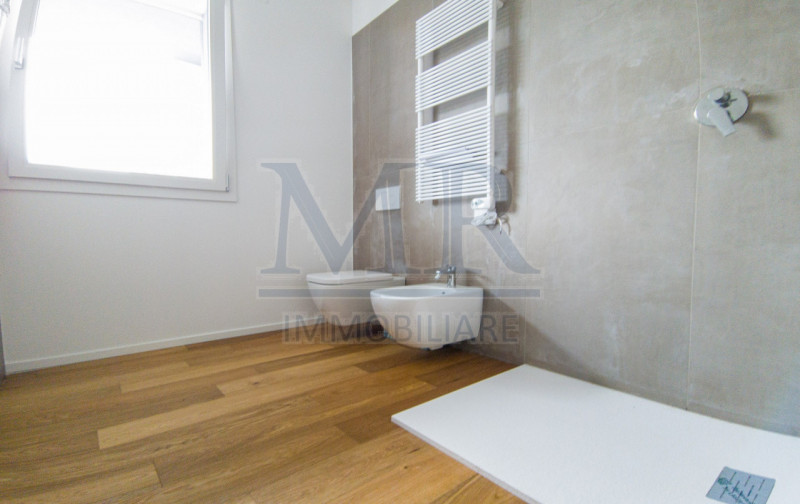 PADOVA - ZONA M. PELLEGRINA 
AMPIO SOGGIORNO - TERRAZZA ABITABILE - NUOVO CLASSE A4  

Nel cuore ...