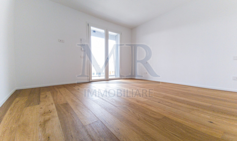 PADOVA - ZONA M. PELLEGRINA 
AMPIO SOGGIORNO - TERRAZZA ABITABILE - NUOVO CLASSE A4  

Nel cuore ...