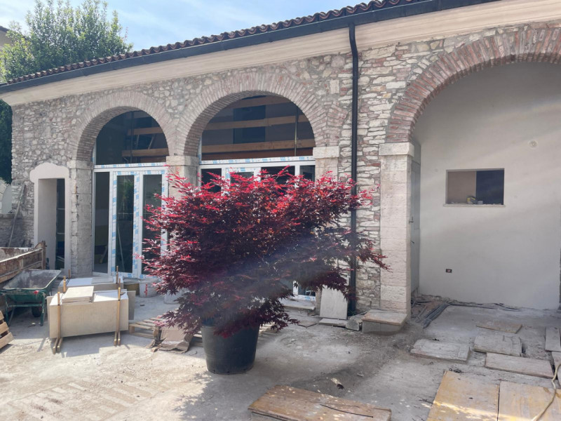 In centro storico, dal risultato di una sapiente e ricercata ristrutturazione del "Residence Marc...