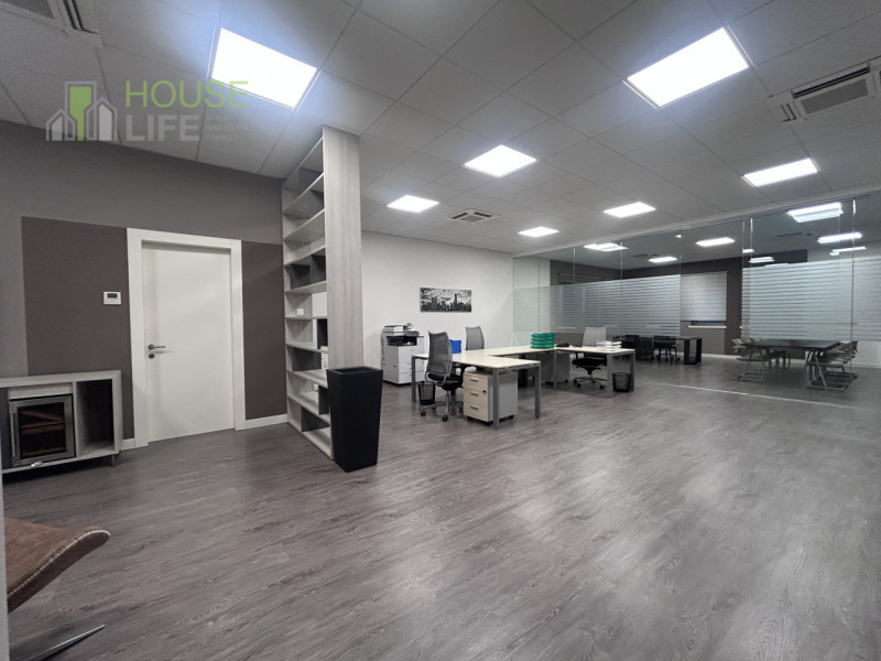 ZANE' - ZONA DIREZIONALE - COMMERCIALE DI PREGIO: Locale direzionale di mq 130 circa situato al p...