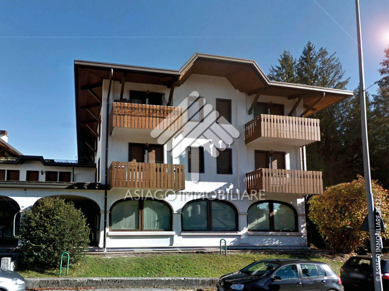 Affitto turistico per l'intero periodo dal 01 giugno al 12 luglio. A a pochi passi dal corso prin...