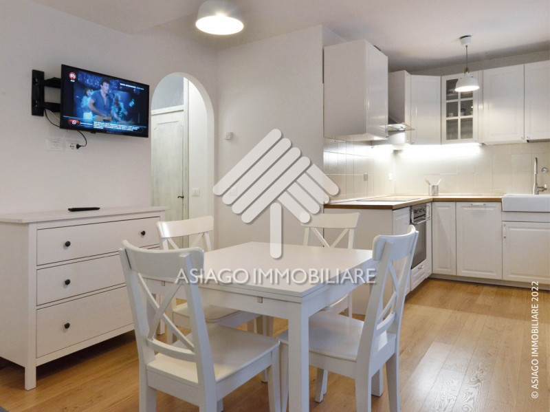 Affitto turistico per l'intero periodo dal 01 giugno al 12 luglio. A a pochi passi dal corso prin...