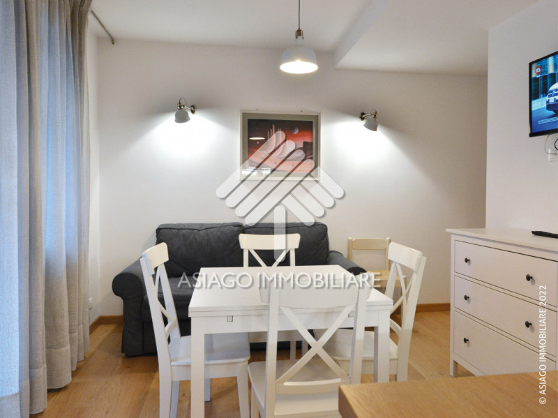 Affitto turistico per l'intero periodo dal 01 giugno al 12 luglio. A a pochi passi dal corso prin...