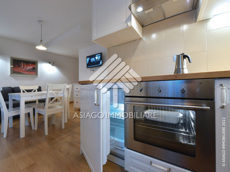 Affitto turistico per l'intero periodo dal 01 giugno al 12 luglio. A a pochi passi dal corso prin...