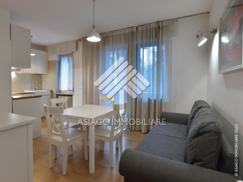 Affitto turistico per l'intero periodo dal 01 giugno al 12 luglio. A a pochi passi dal corso prin...