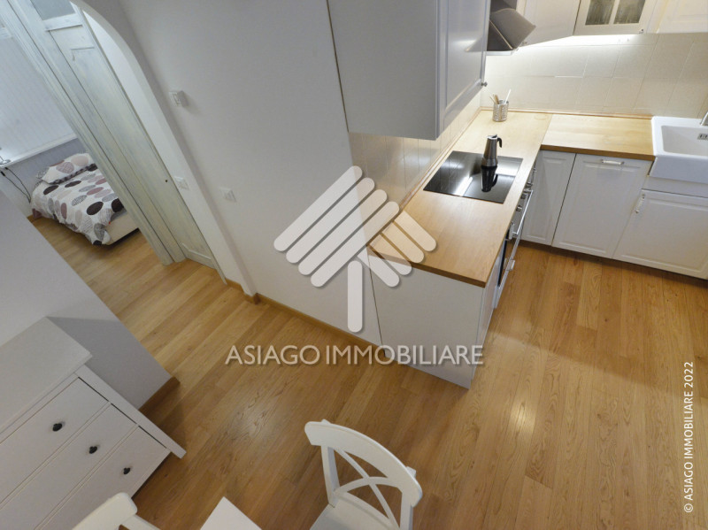 Affitto turistico per l'intero periodo dal 01 giugno al 12 luglio. A a pochi passi dal corso prin...