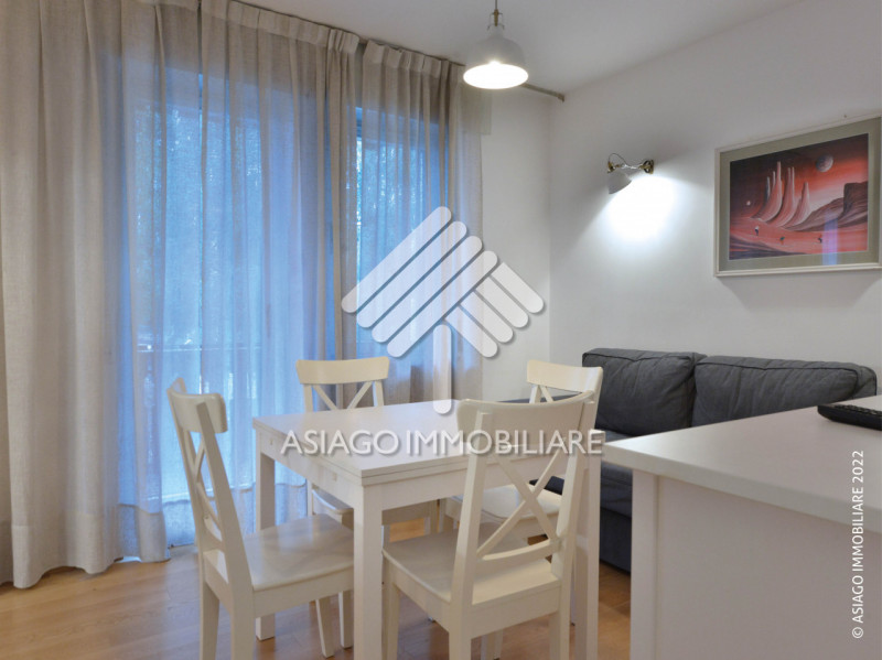 Affitto turistico per l'intero periodo dal 01 giugno al 12 luglio. A a pochi passi dal corso prin...