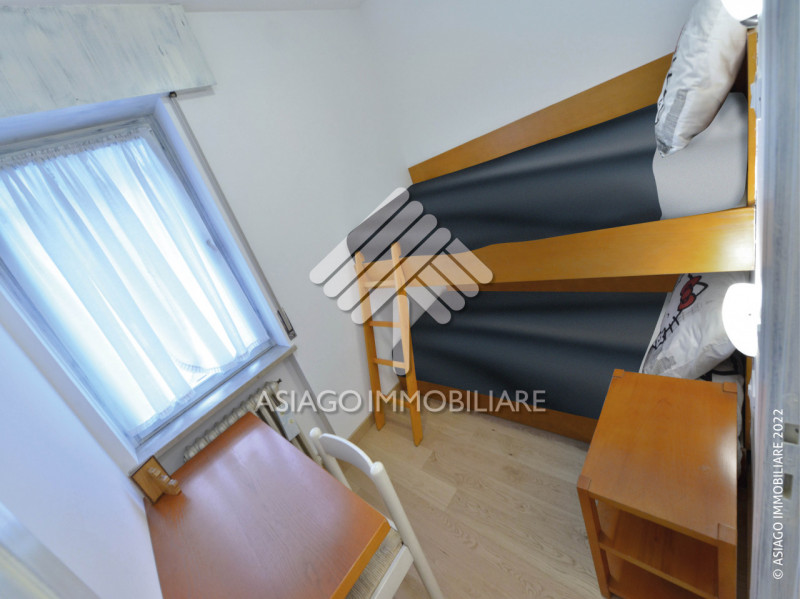 Affitto turistico per l'intero periodo dal 01 giugno al 12 luglio. A a pochi passi dal corso prin...