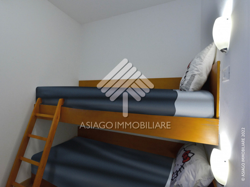 Affitto turistico per l'intero periodo dal 01 giugno al 12 luglio. A a pochi passi dal corso prin...