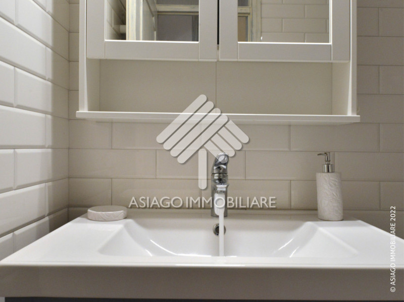 Affitto turistico per l'intero periodo dal 01 giugno al 12 luglio. A a pochi passi dal corso prin...