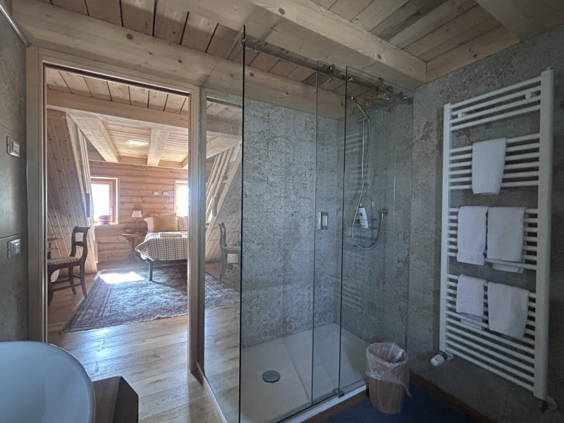 ROANA - TRESCHE CONCA - ELEGANTE CHALET DI MONTAGNA quadrilocale, tre-quattro camere, tre bagni, ...