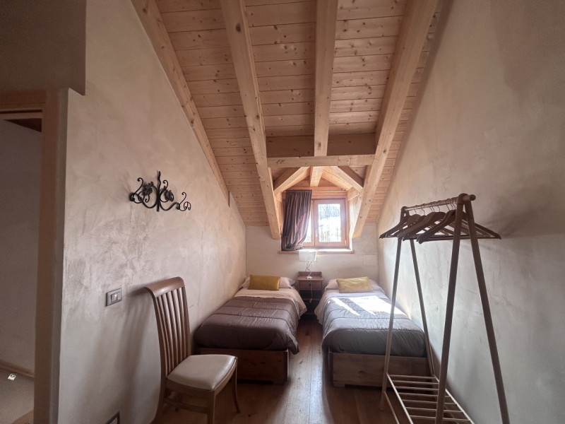 ROANA - TRESCHE CONCA - ELEGANTE CHALET DI MONTAGNA quadrilocale, tre-quattro camere, tre bagni, ...