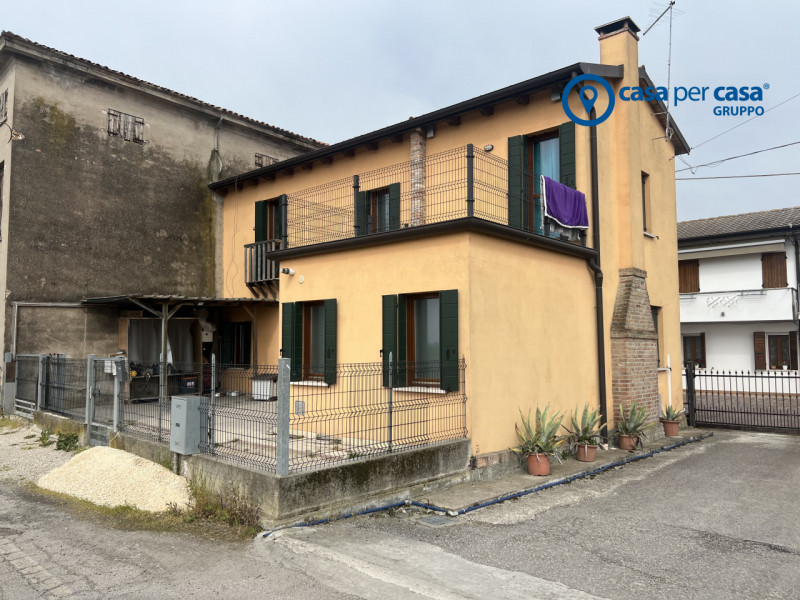 APPROVATO GRUPPO CASA PER CASA: VALUTATO, CONTROLLATO, GESTITO IN ESCLUSIVA!

ZONA:
L’immobile è ...