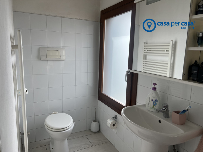 APPROVATO GRUPPO CASA PER CASA: VALUTATO, CONTROLLATO, GESTITO IN ESCLUSIVA!

ZONA:
L’immobile è ...