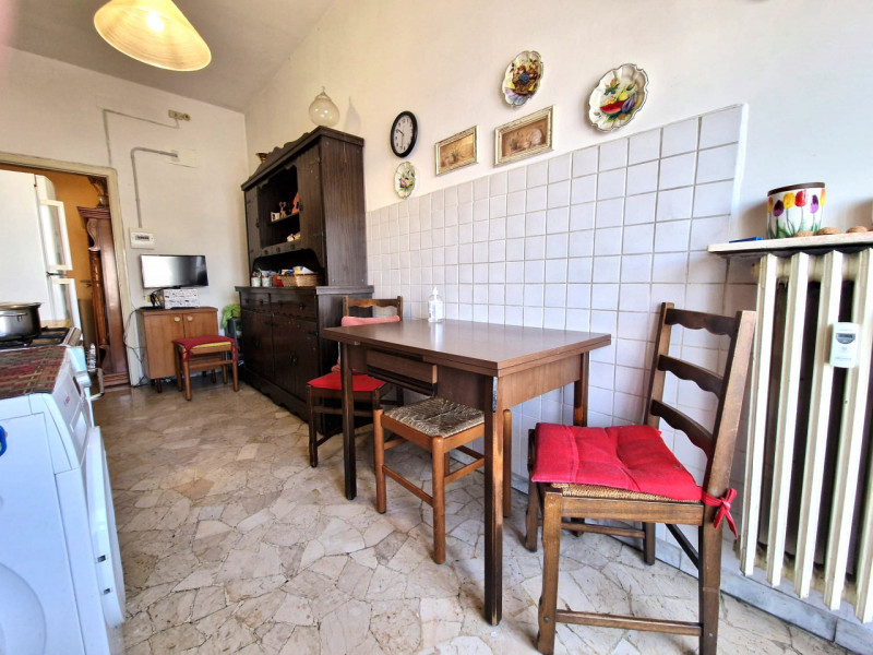 UBICAZIONE E CONTESTO

Nel comune di Vicenza proponiamo un appartamento situato al primo piano di...