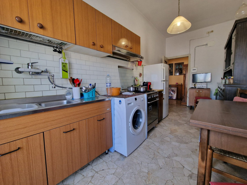 UBICAZIONE E CONTESTO

Nel comune di Vicenza proponiamo un appartamento situato al primo piano di...