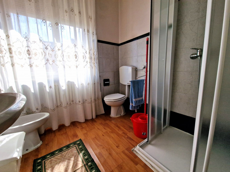 UBICAZIONE E CONTESTO

Nel comune di Vicenza proponiamo un appartamento situato al primo piano di...